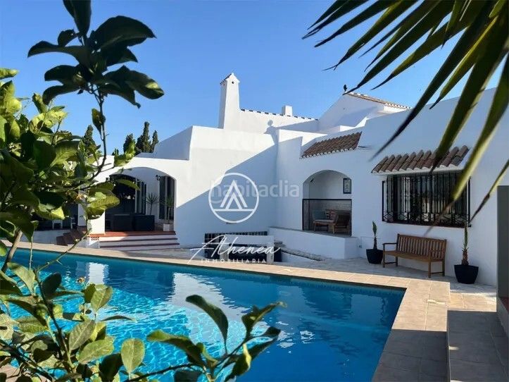 Foto dd5c8bb9-53ef-487b-8f48-a5d7047ae019. Chalet exclusividad, rentabilidad y calidad de vida en una villa única en Roquetas de Mar