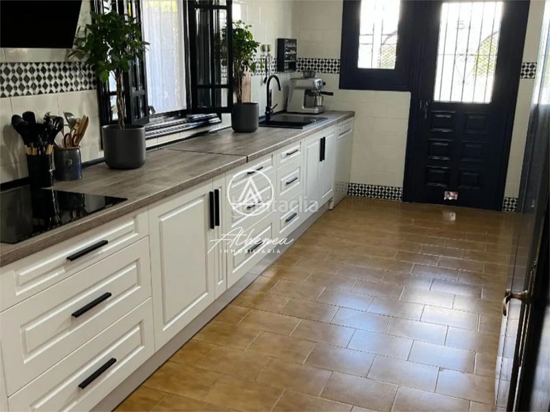 Foto f78ddd74-56f3-44cd-9212-cfc09138c3d7. Chalet exclusividad, rentabilidad y calidad de vida en una villa única en Roquetas de Mar