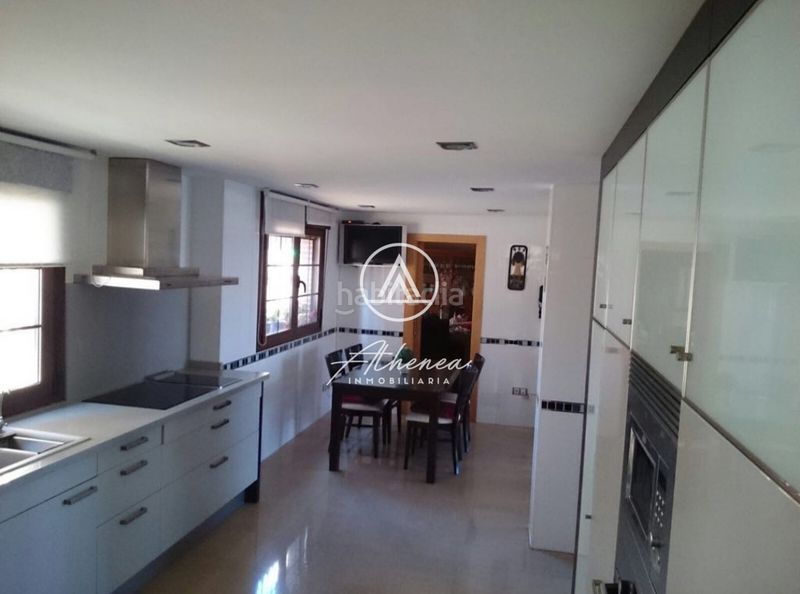Foto ae0cb342-287e-4093-af53-100336445d58. Chalet avec parking dans Las Salinas Roquetas de Mar