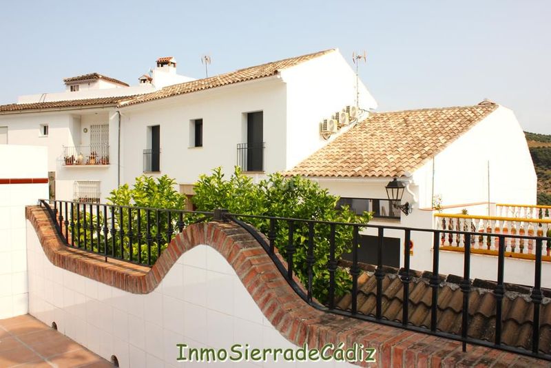 Foto a40eee10-33d4-4629-8d39-a6f0d4b0762a. Casa  en venta , 6 dormitorios. en Algodonales