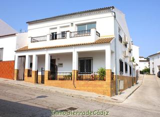 Casa en Algodonales. Casa en venta en algodonales, 6 dormitorios.