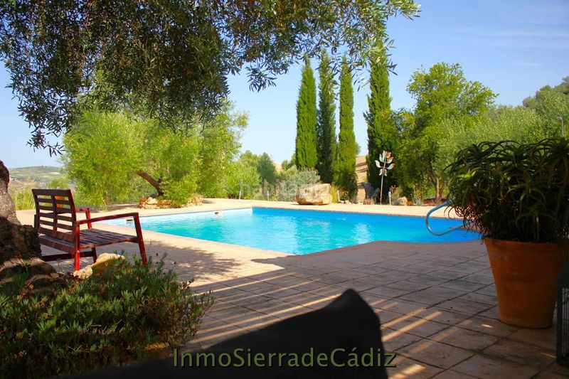 Foto 1d18f14d-4cdc-49b6-8e76-55c467e6ed3b. Masia amb aparcament piscina a Algodonales