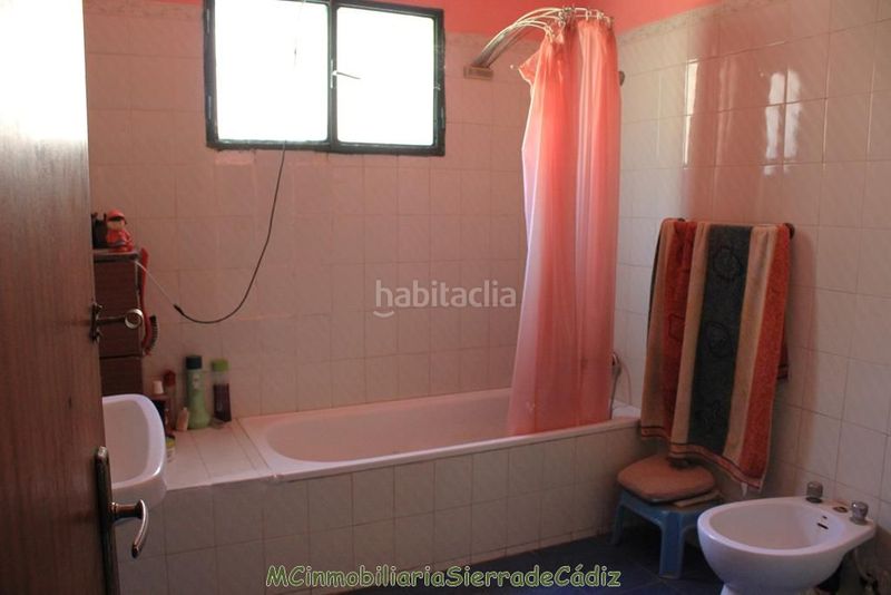 Foto 8a5f998f-7342-411e-9984-3b256c95094d. Masia amb aparcament piscina a Gastor (El)