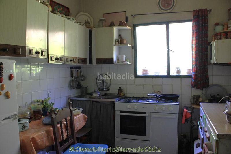 Foto da1daea2-577a-422b-9105-016ab1222edf. Masia amb aparcament piscina a Gastor (El)