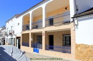 Casa a Algodonales. Casa en venta en pueblo, 5 dormitorios.