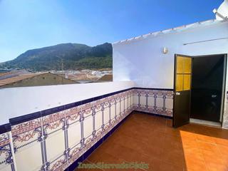 Casa a Algodonales. Casa en venta en pueblo, 4 dormitorios.