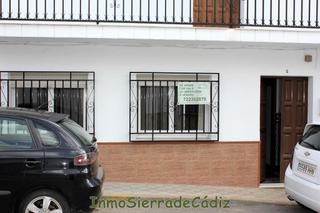 Pis a Algodonales. Piso en venta en pueblo, 3 dormitorios.