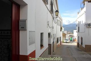 Casa a Pérez galdós 17. Casa pueblo en venta en algodonales, 3 dormitorios.