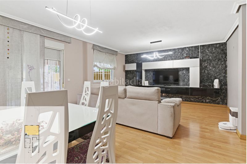 Foto bfcf626f-caf9-4280-86b3-a067515deb15. Casa adossada amb aparcament piscina a Cubas de la Sagra