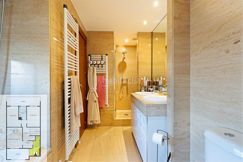 Foto b5da96dc-4270-457d-99f5-7369b91b6a30. Casa adossada amb xemeneia calefacció aparcament piscina a Arroyomolinos