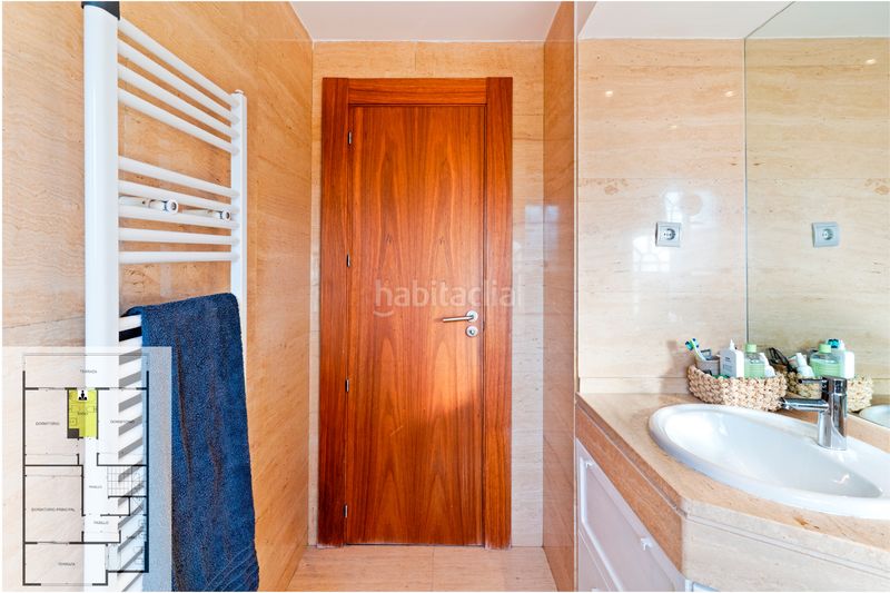 Foto be2749a6-bb96-4c18-86a3-e34ef95fd86a. Casa adossada amb xemeneia calefacció aparcament piscina a Arroyomolinos
