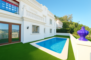 Casa en La Malagueta - Monte Sancha. Chalet independiente con piscina y apartamento,  en gibralfaro.