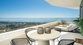 Piso en Diseminados. Piso con amplia terraza y jardín privado