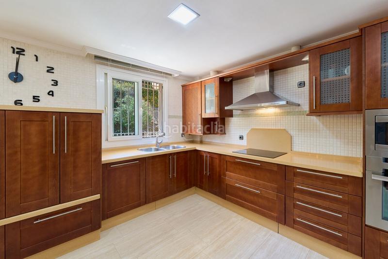 Foto 0e9c0843-85da-4a99-a1bb-d804c419fe6f. Piso vivienda con gran terraza y espectaculares vistas en Málaga