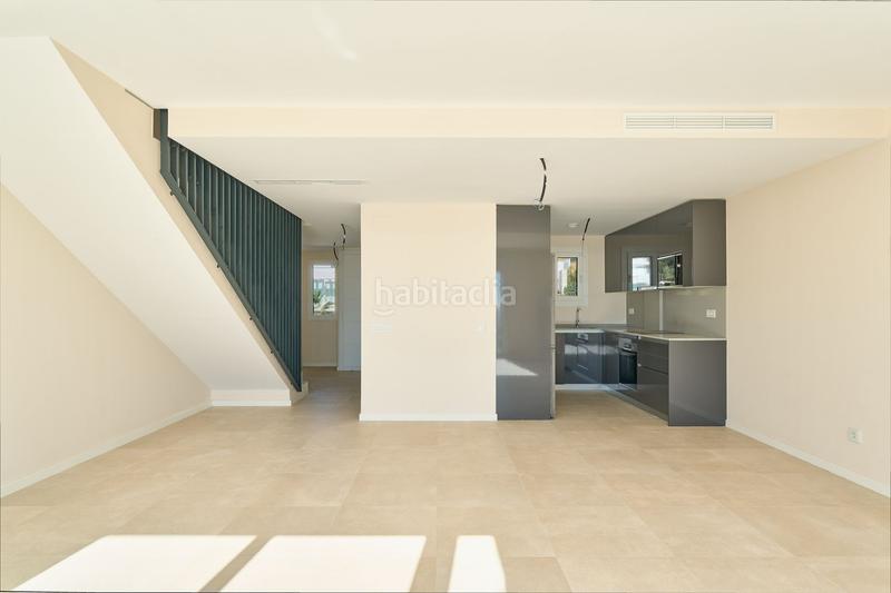 Foto 11616352-eb03-4a6d-ad4c-8ef01177e25d. Casa adossada amb aparcament piscina a la cala Mijas Mijas