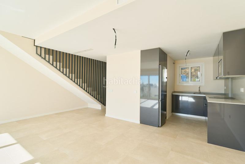 Foto 1d10df35-353b-45d2-9371-2087d6fca3a3. Casa adossada amb aparcament piscina a la cala Mijas Mijas