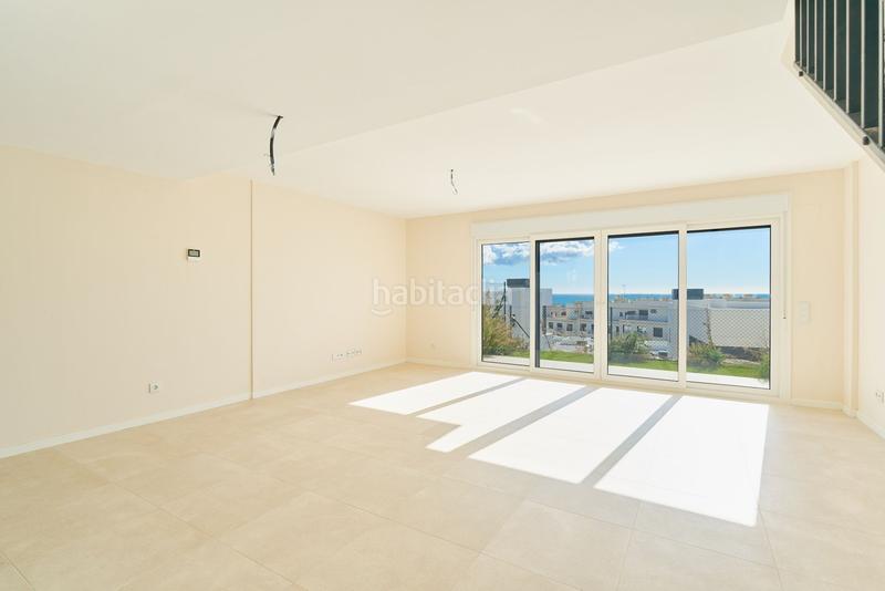 Foto 28920b2e-6638-444e-b35f-c548fda5303f. Casa adossada amb aparcament piscina a la cala Mijas Mijas