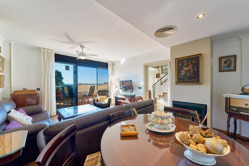 Foto c2333ca8-e88e-4ede-ade1-62d666e8e9ab. Attique avec parking piscine dans Pedregalejo - Morlaco Málaga