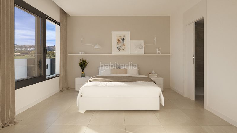 Foto 8cf7f8f5-6afe-4dd7-a0d3-509d36f2cd4f. Casa aparellada 181m<sup>2</sup> amb aparcament piscina a Nueva Atalaya Estepona