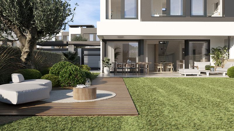Foto ce07a097-3ec7-48bc-8eaa-690238d12fb5. Casa aparellada 181m<sup>2</sup> amb aparcament piscina a Nueva Atalaya Estepona