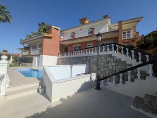 Affitto Casa in Olletas - Sierra Blanquilla. Chalet independiente con piscina y apartamento  en olletas