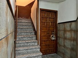 Building  Carrer d'enric delaris. Edifici sencer en venda amb alta rendibilitat del 9% – ideal per