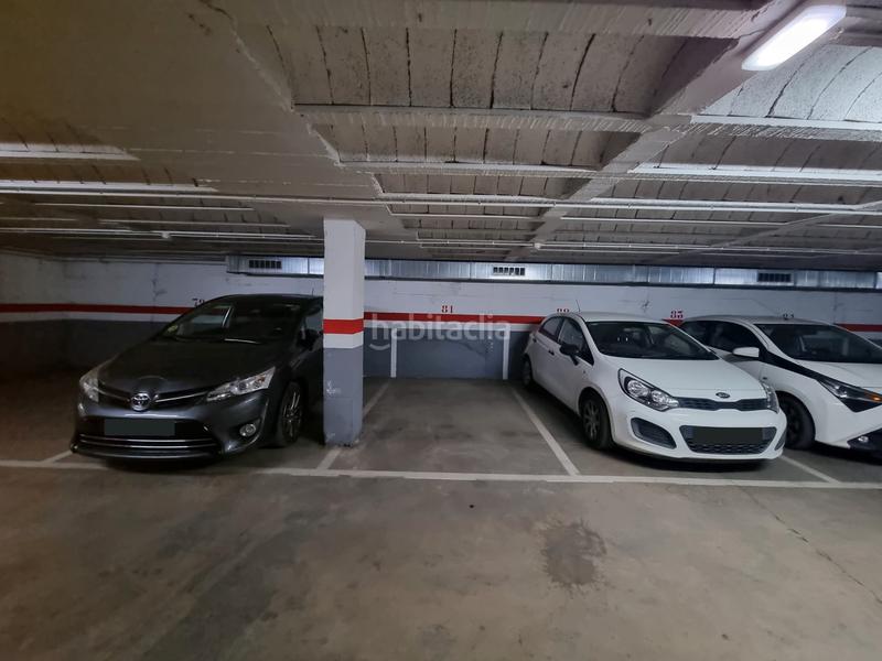 Foto 092b59d3-cf35-4da9-a5c3-ab42824d3a63. Parking coche plaça d'aparcament a tocar del Centre en Vic