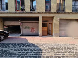 Aparcament cotxe  Carrer de la gelada. Plaça d'aparcament a tocar del centre de vic