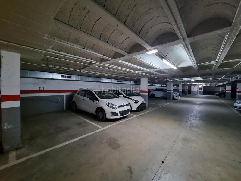 Foto 8f12451b-ae91-4615-b7e3-d4e5a3611496. Parking coche plaça d'aparcament a tocar del Centre en Vic