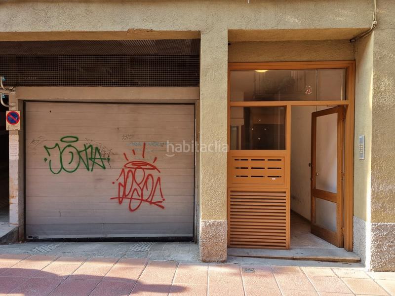 Foto 9bf6b370-97a5-4800-81b9-6f3a5f3c22f0. Parking coche plaça d'aparcament a tocar del Centre en Vic