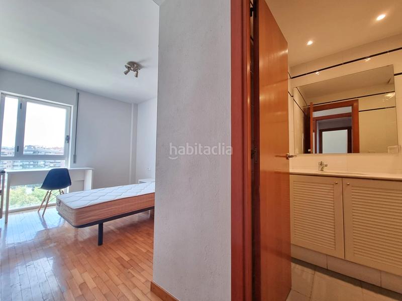 Foto 11d4ef3c-1d9a-4120-af7c-a6d5d7dec840. Location appartement avec parking dans Nord Vic