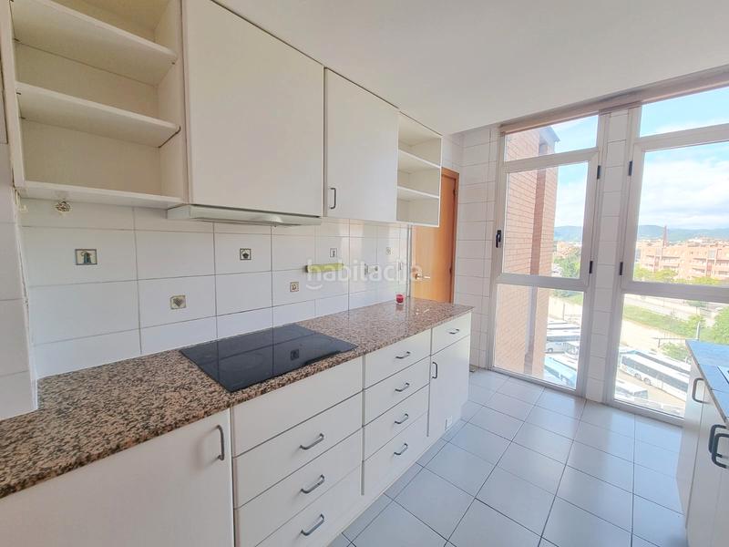 Foto 61dfd4c8-a844-4090-9f56-b2610ca77853. Location appartement avec parking dans Nord Vic