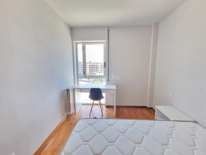 Foto be14ce7f-fe6a-40f4-aff1-859e6635819e. Location appartement avec parking dans Nord Vic