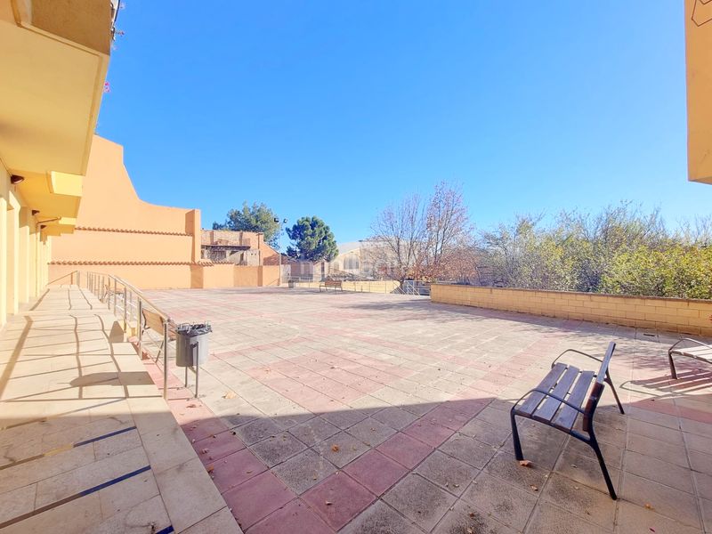 Foto de28dabf-77f5-45bb-9875-fbf57fe40b86. Pis amb calefacció a Centre Vic