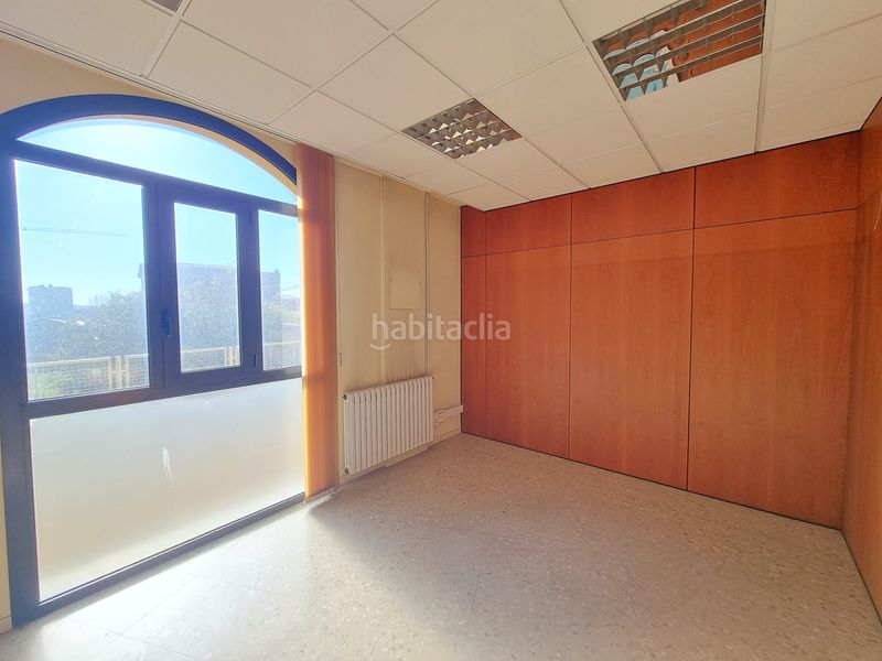 Foto b6a690e3-0adc-4ead-a779-4870045a2f43. Local comercial amb calefacció a Centre Vic
