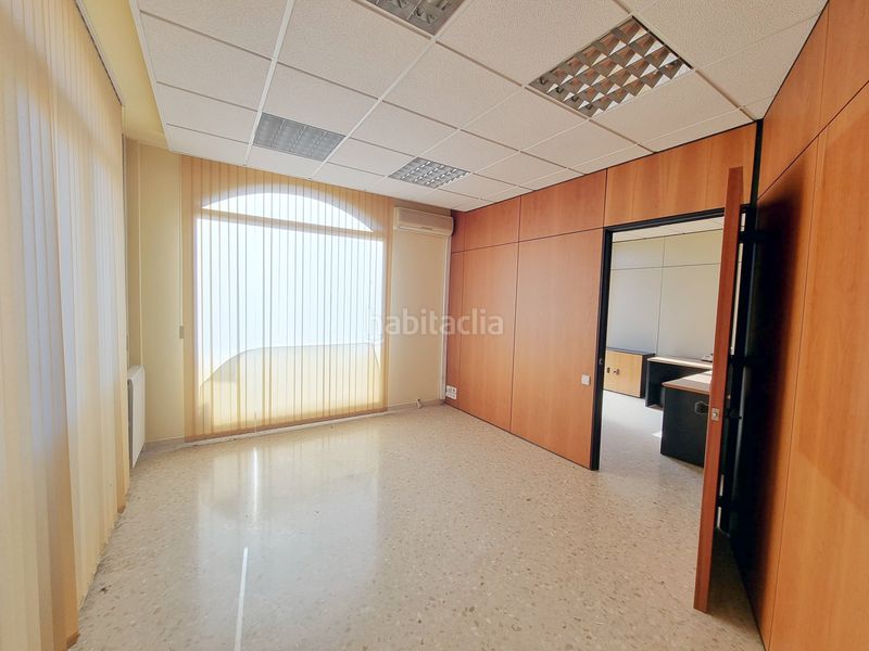 Foto b9113e76-580d-4cd9-8a81-d25c6f7e3325. Local comercial amb calefacció a Centre Vic