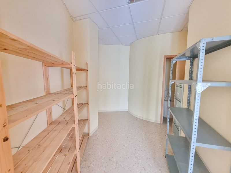 Foto e5f13bac-f23d-4b02-b133-8435fd5fd3f1. Local comercial amb calefacció a Centre Vic