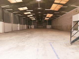 Lloguer Nau industrial a Sedaví. Nave en alquiler en sedaví  1.000 m  acceso trailers  cerca de p
