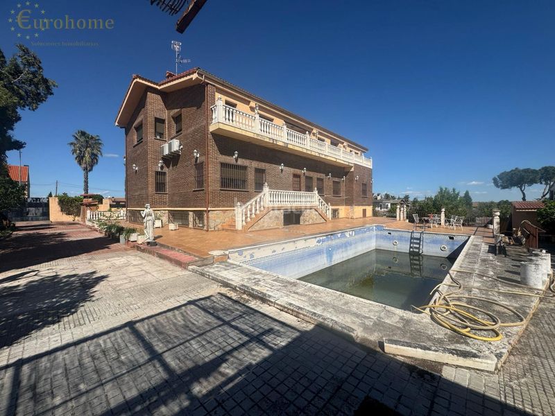 Foto 0792e48a-4790-468a-bbe2-5c79f6affda7. Chalet  en Centro Navalcarnero