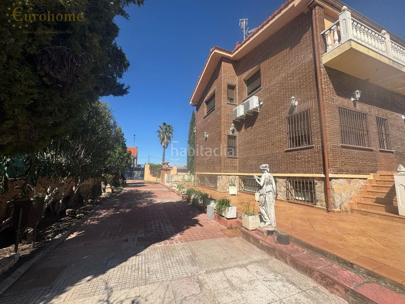 Foto af4c651f-e511-4734-8597-27bb9d594754. Chalet  en Centro Navalcarnero