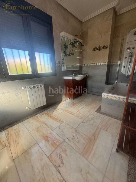 Foto dba7b3fa-562b-43d9-a9ea-a804eea41541. Chalet  en Centro Navalcarnero