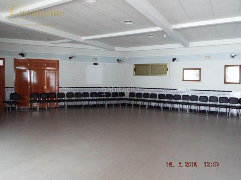 Foto 57e58a12-4d7d-4e0b-8a5d-956881c9cf2b. Local comercial a Parrillas