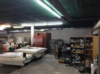 Business premise in Centrevila. Construccion como almacen o parking