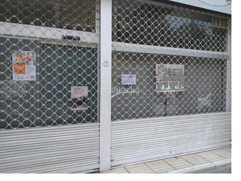 Foto 6d22c11c-67e2-4576-aff1-1d1d8db0477c. Local comercial local muy centrico y diafano con salida de humos en Vilanova i la Geltrú