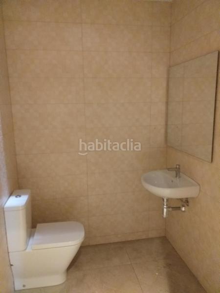 Foto a4e55816-31c5-4beb-a6d8-7b49a331b862. Local comercial local muy centrico y diafano con salida de humos en Vilanova i la Geltrú