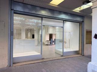 Local commercial à Centre Vila. Gran local de 290m2 en el centro de vilafranca del penedès