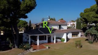 Mas à La Franquesa-Oasis Park. Magnifica casa con terreno, caballerizas, pista de tenis y pisci