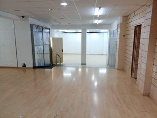 Rent Business premise in Centre Vila. Local comercial en rambla de vilafranca del pened�s