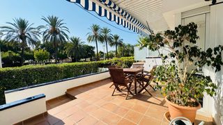 Rent Ground floor  Passeig ribes roges. Piso de temporada para maestros, estudiantes o personas por tras