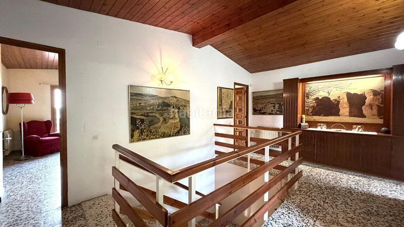 Foto c7c0aee0-7021-433f-8aee-f62ec05b8080. Casa amb aparcament piscina a Llacuna (La)